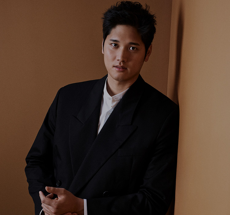 Powerful Brands – Wang Shun in classic suit (photo)