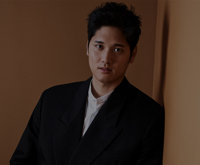 Powerful Brands – Wang Shun in classic suit (photo)