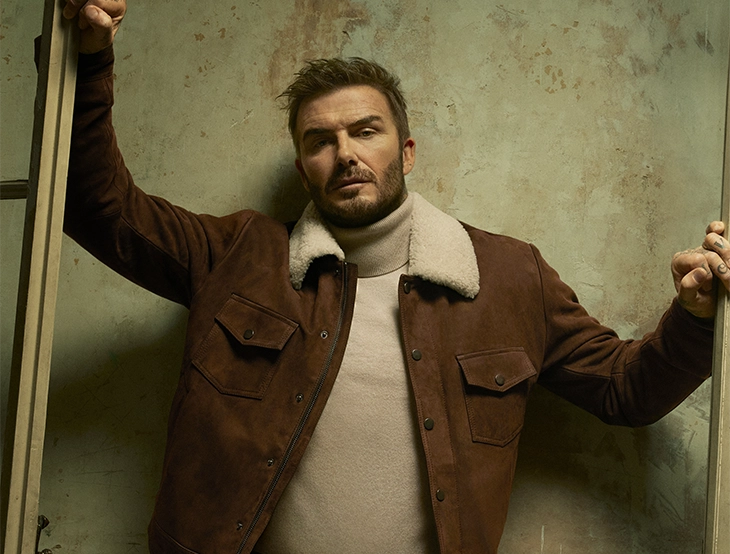 Portrait of David Beckham in brown leather jacket (photo)